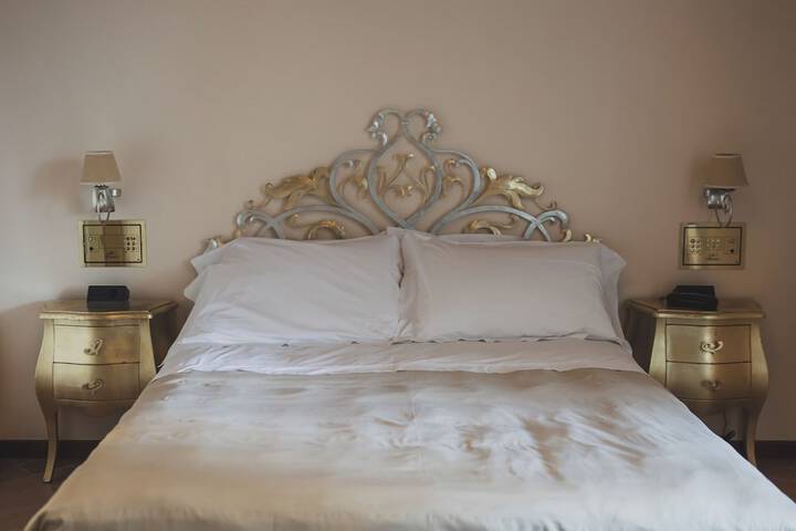 Room 42 of 181