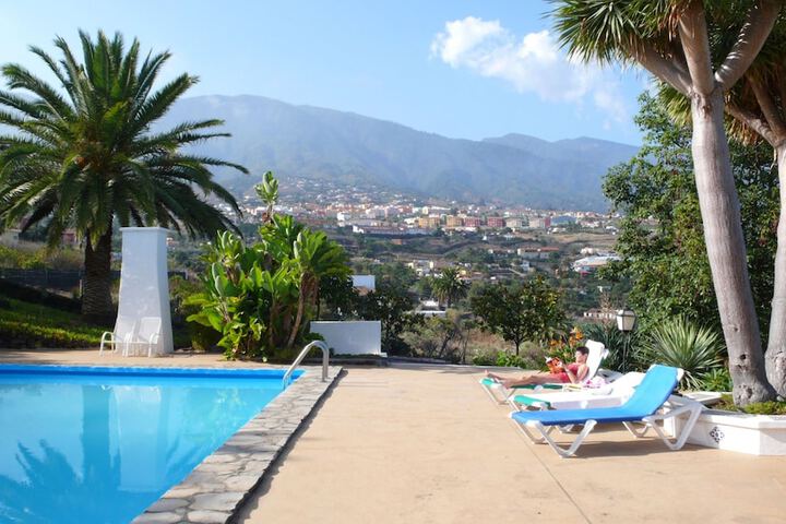 Hotel Pool