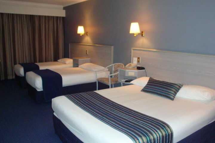 Room 11 of 37