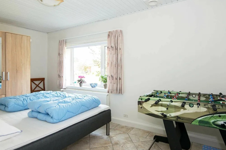 Room 5 of 20