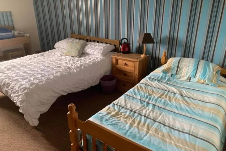 Room 2 of 11