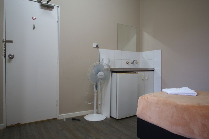 Room 15 of 52