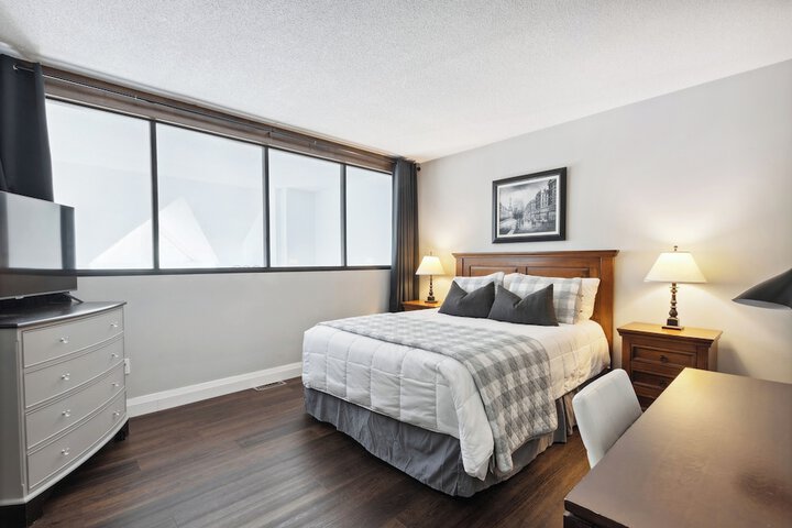 Room 70 of 402