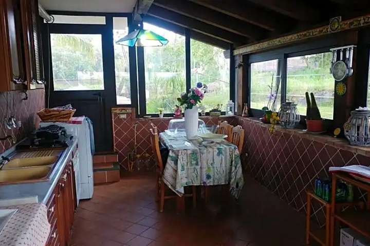 Dining 15 of 17