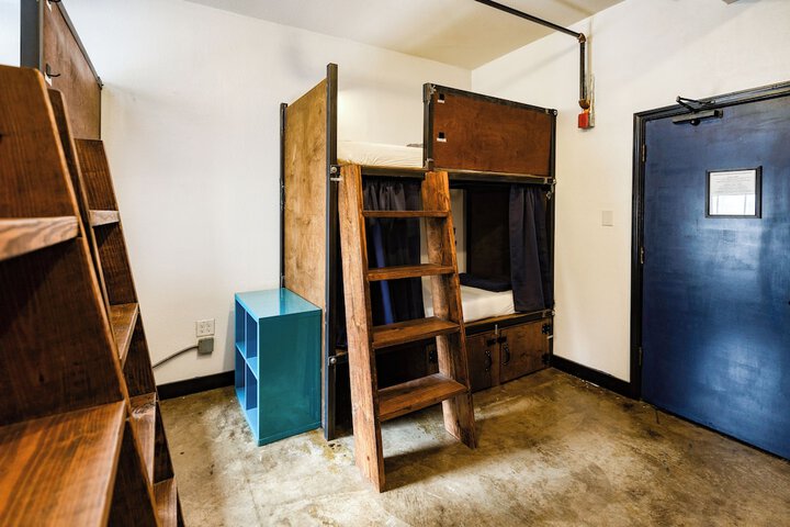 Room 20 of 65