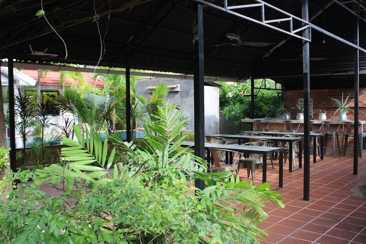 Hotel Exterior 58 of 62