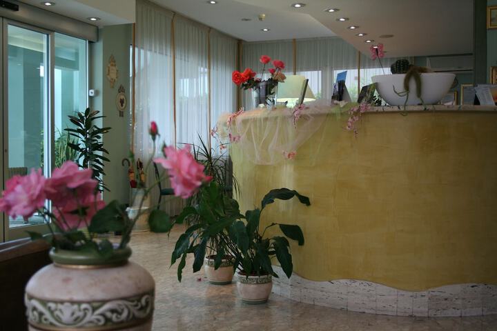 Guest Lobby