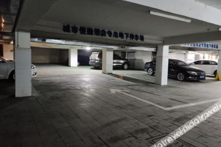 Hotel 16 of 41