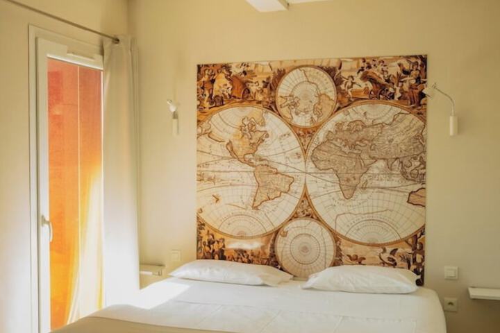 Room 27 of 48