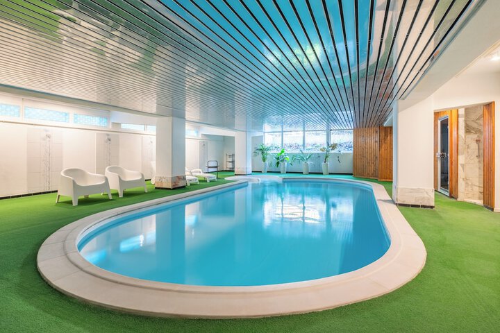 Pool 47 of 59