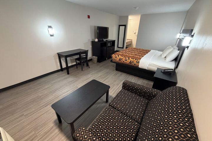 Room 6 of 15