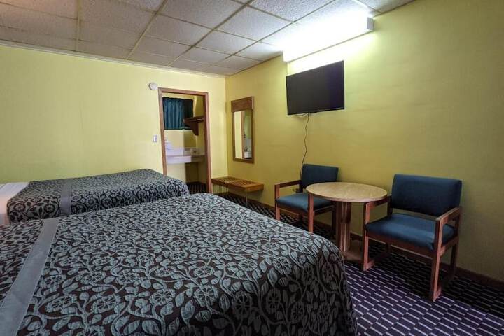 Room 9 of 14