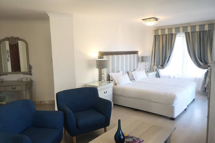 Room 3 of 148