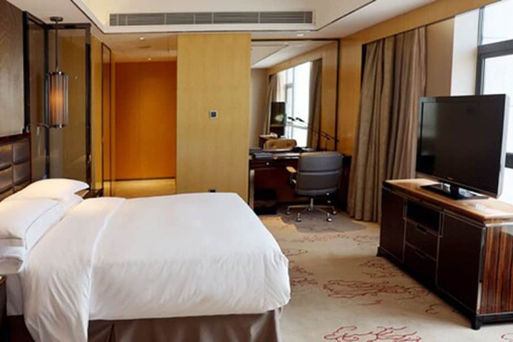 Room 14 of 97