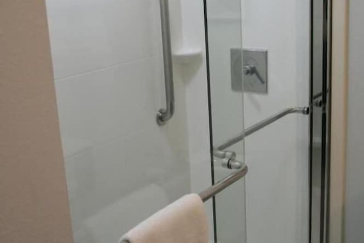2 Queen Beds Walk in Shower (1 of 4)