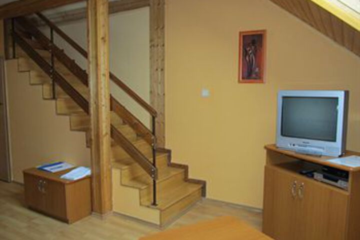 Room 28 of 38