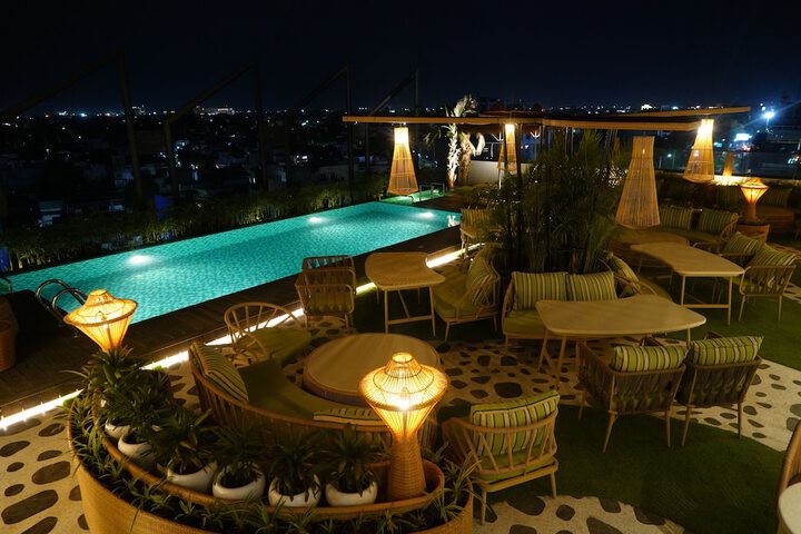 Pool 9 of 17