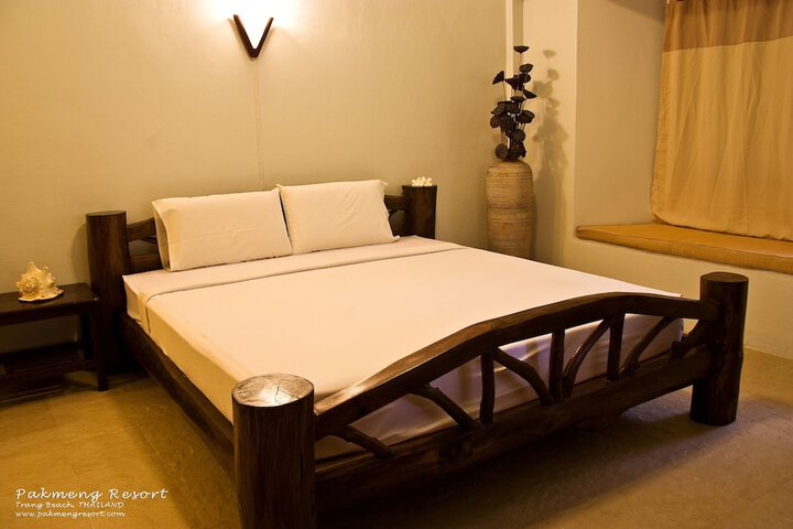 Room 8 of 37