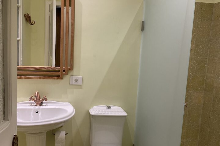 Room 99 of 124