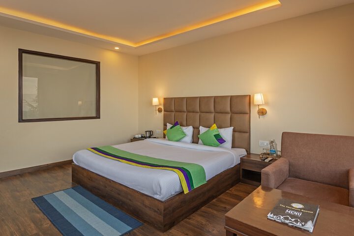 Room 14 of 37