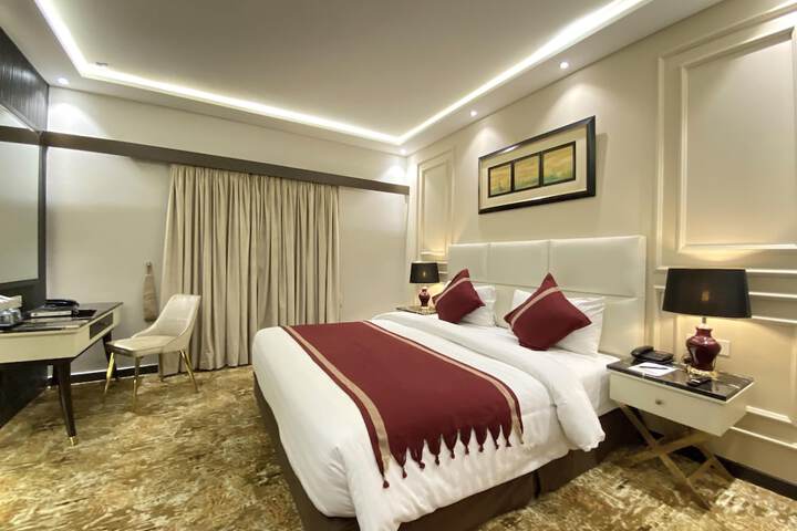 Room 13 of 46