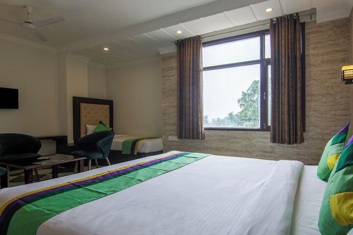 Room 16 of 29