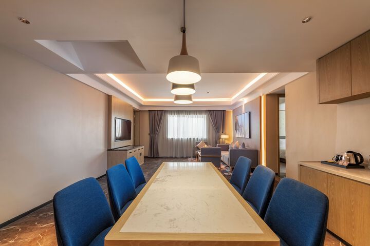 Room 13 of 17