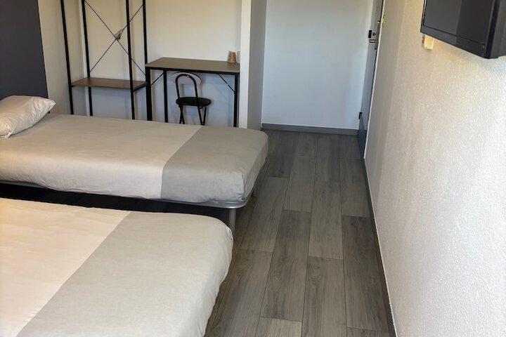 Room 19 of 29