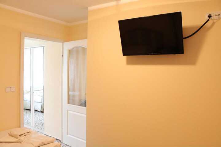 Room 16 of 31