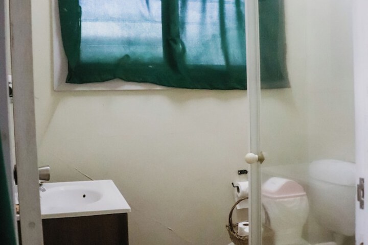 Room 32 of 56