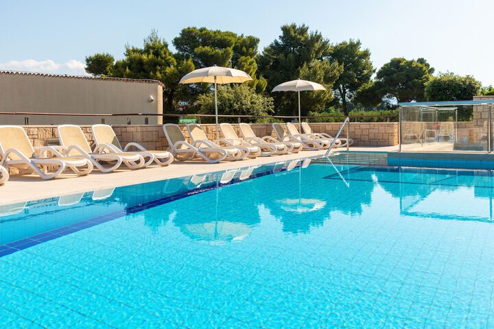 Hotel with Pool