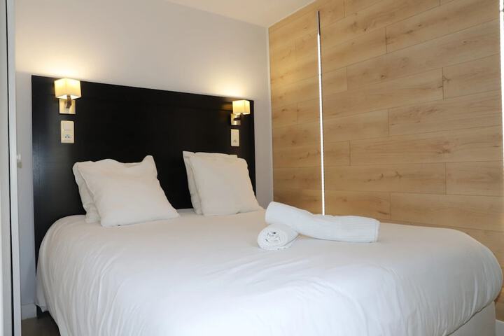 Room 4 of 53