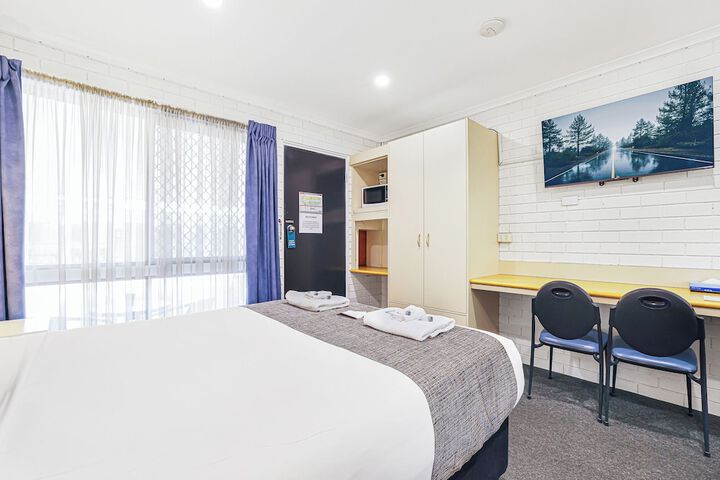 Room 15 of 50