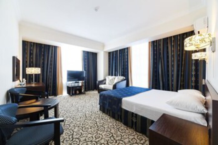 Room 16 of 48