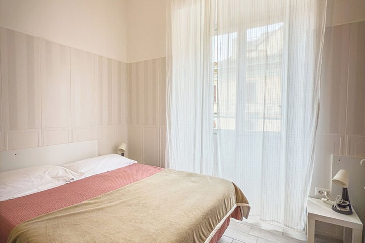 Room 10 of 31