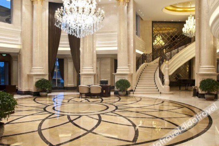 Huajun Hot Spring Holiday Hotel