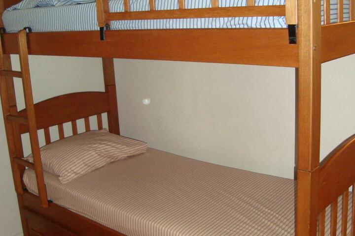 Room 7 of 33