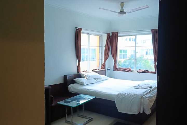Room 12 of 20