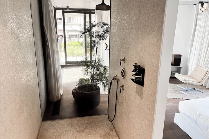 Room 29 of 37
