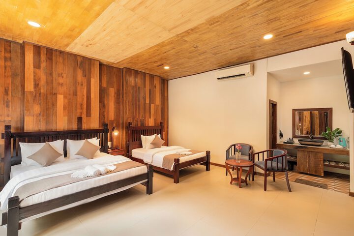 Room 8 of 28