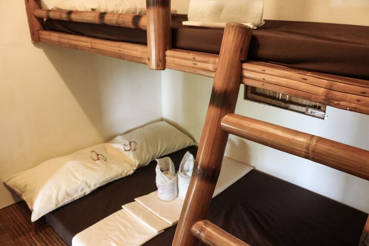 Room 4 of 40