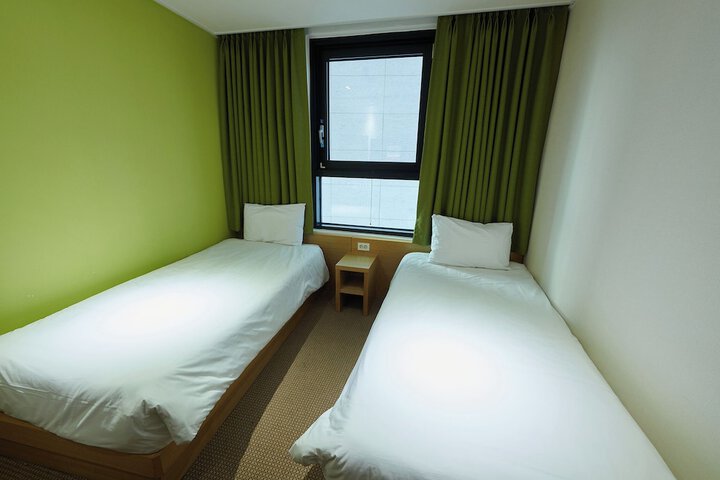 Room 12 of 69