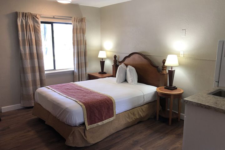 Room 10 of 29