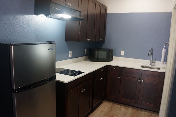 Room 4 of 28