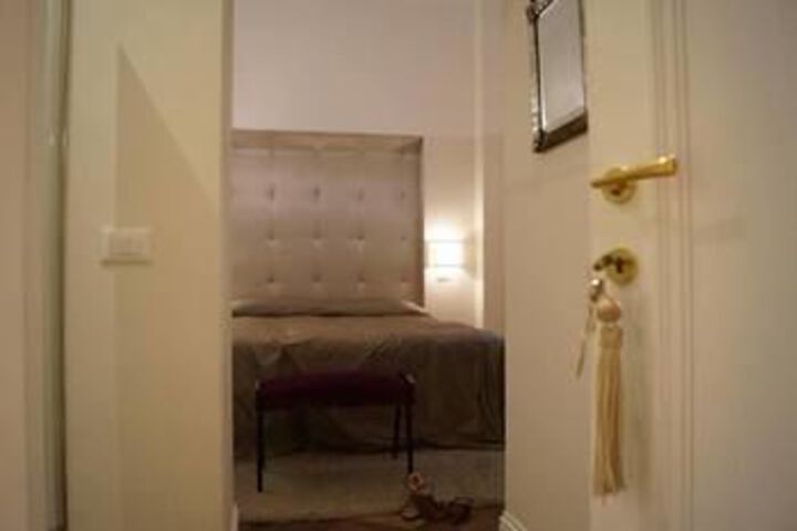 Room 11 of 25