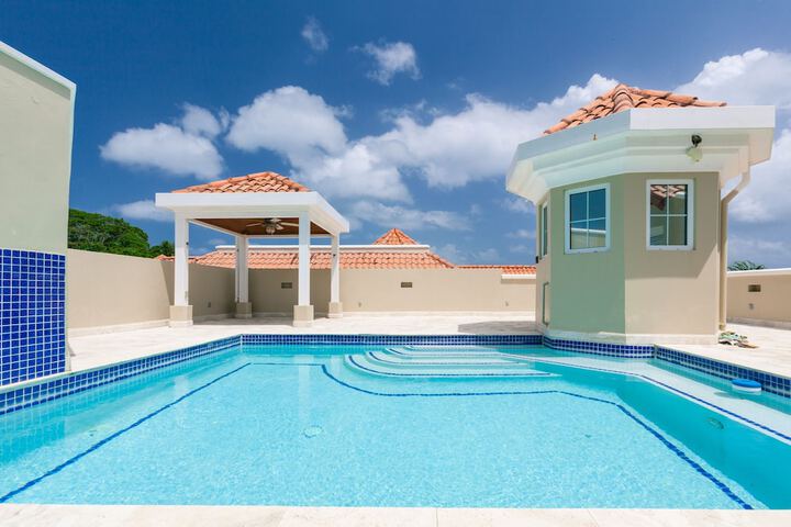 Pool 18 of 35