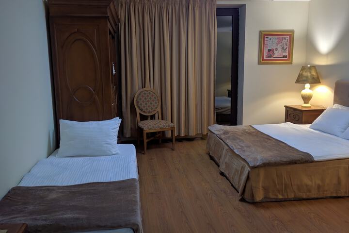 Room 8 of 29