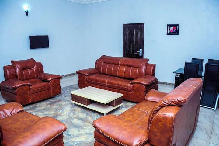 Room 11 of 48