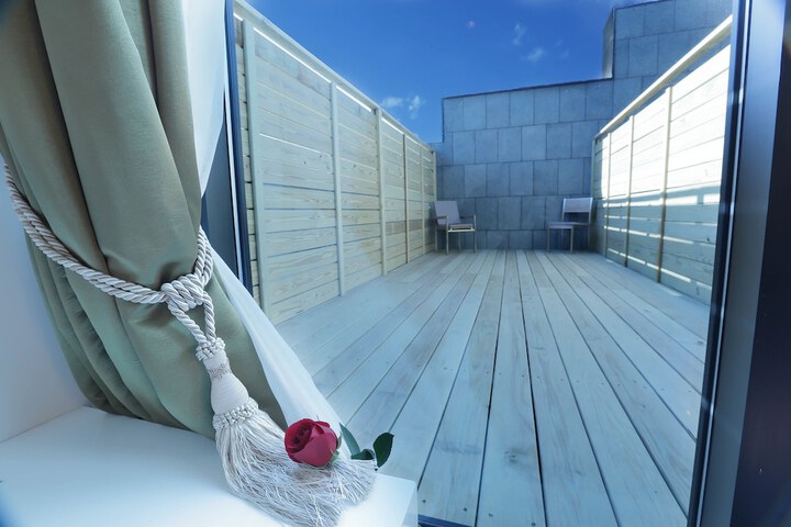 Deluxe King Bed Balcony (23 of 51)