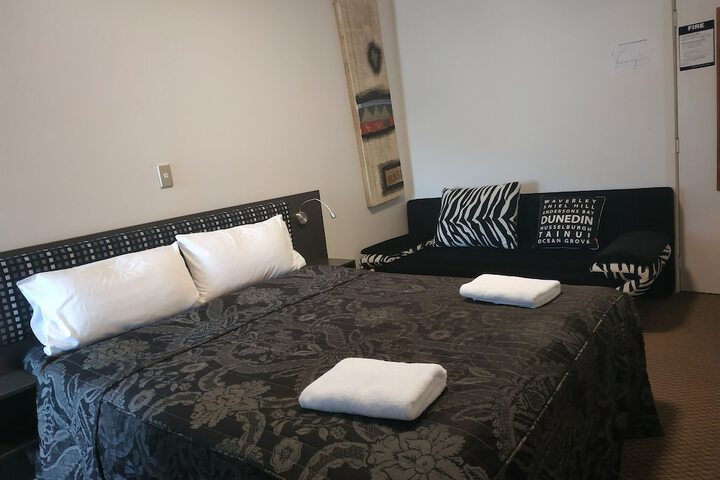 Room 33 of 70